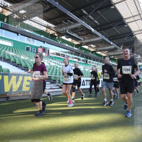 06.10.2024 - 19. swb-Marathon Bremen Yannick Fuchs http://msf.ph/oto/7364735 06.10.2024 10:35:15 Laufen im Stadion 7034, 7035, 7042, 7138, 7155, 7162, 7204, 7226, 7251, 7258, 7266, 7295, 7321, 7335, 7341, 7353, 7428, 7443, 7468, 7478, 7479, 7490, 7644, 7690, 7699, 7772, 7773, 7829, 7830, 7863, 7864, 7899, 7900, 7902, 7904, 7923, 7932, 7955, 8073, 8074, 8088, 8121, 8144, 8152, 8183, 8191, 8225, 8366, 8370, 8378, 8409, 8410, 8421, 8429, 8449, 8450, 8506, 8509, 8539, 8588, 8589, 8595, 8698, 8760, 8799, 8848, 8952, 9029 meine-sportfotos.de