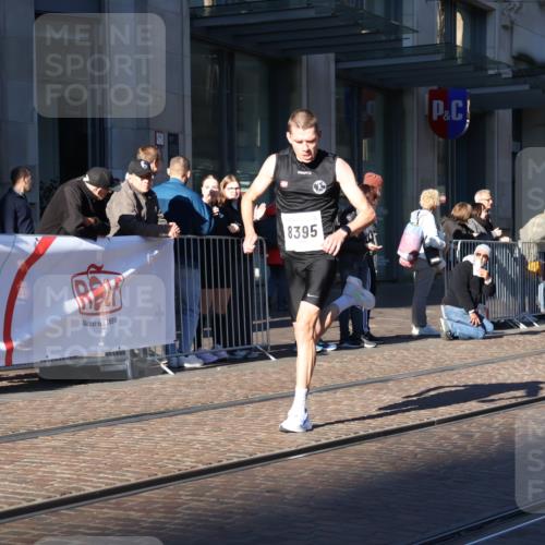 06.10.2024 - 19. swb-Marathon Bremen Strokosch-Dieckow http://msf.ph/oto/7364761 06.10.2024 10:26:57 Laufen 8349, 8395 meine-sportfotos.de