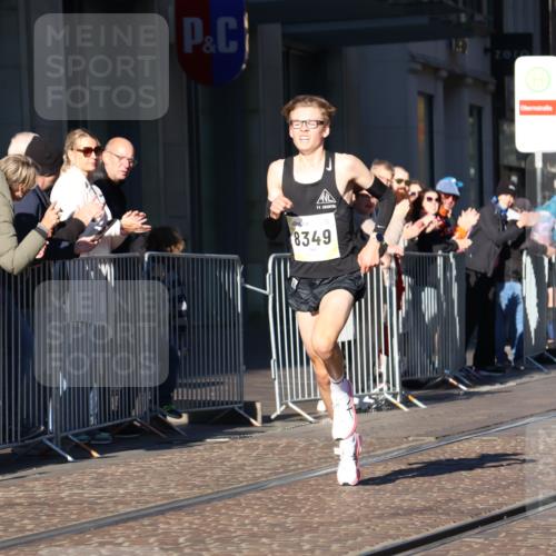 06.10.2024 - 19. swb-Marathon Bremen Strokosch-Dieckow http://msf.ph/oto/7364790 06.10.2024 10:27:19 Laufen 8349 meine-sportfotos.de
