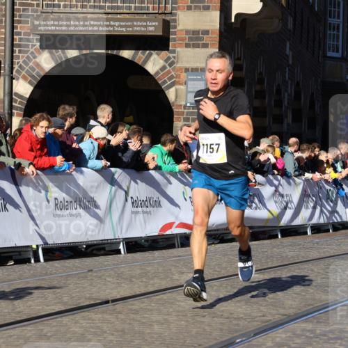 06.10.2024 - 19. swb-Marathon Bremen Strokosch-Dieckow http://msf.ph/oto/7364807 06.10.2024 10:39:24 Ziel 7105, 7157, 8275, 8511, 9033 meine-sportfotos.de