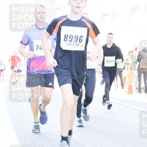 06.10.2024 - 19. swb-Marathon Bremen Matties Gatica Varas http://msf.ph/oto/7364817 06.10.2024 10:41:32 Laufen 74, 8996, 8817 meine-sportfotos.de