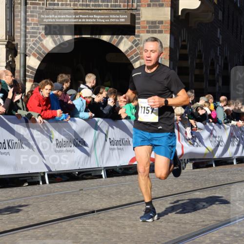 06.10.2024 - 19. swb-Marathon Bremen Strokosch-Dieckow http://msf.ph/oto/7364830 06.10.2024 10:39:24 Ziel 7105, 7157, 8275, 8511, 9033 meine-sportfotos.de