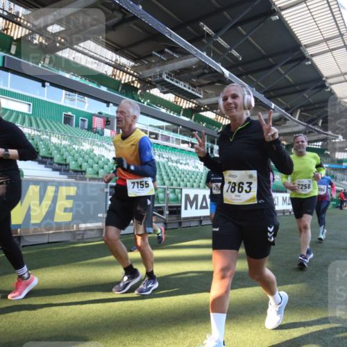 06.10.2024 - 19. swb-Marathon Bremen Yannick Fuchs http://msf.ph/oto/7364908 06.10.2024 10:35:24 Laufen im Stadion 7034, 7035, 7042, 7138, 7155, 7162, 7226, 7251, 7258, 7266, 7295, 7321, 7341, 7353, 7391, 7393, 7428, 7468, 7478, 7479, 7490, 7644, 7690, 7829, 7830, 7863, 7899, 7900, 7902, 7904, 7923, 7932, 7955, 7967, 8073, 8074, 8121, 8144, 8183, 8191, 8225, 8366, 8370, 8378, 8409, 8410, 8421, 8429, 8449, 8450, 8506, 8509, 8588, 8589, 8595, 8698, 8760, 8799, 8837, 8952, 8957, 9029 meine-sportfotos.de