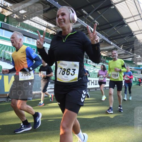 06.10.2024 - 19. swb-Marathon Bremen Yannick Fuchs http://msf.ph/oto/7364912 06.10.2024 10:35:25 Laufen im Stadion 7034, 7035, 7042, 7138, 7155, 7162, 7226, 7251, 7258, 7266, 7295, 7321, 7341, 7353, 7391, 7393, 7428, 7468, 7478, 7479, 7490, 7690, 7829, 7830, 7863, 7899, 7900, 7902, 7904, 7923, 7932, 7955, 7967, 8073, 8074, 8121, 8144, 8183, 8191, 8225, 8273, 8366, 8370, 8378, 8409, 8410, 8421, 8449, 8450, 8506, 8588, 8589, 8595, 8698, 8760, 8799, 8837, 8952, 8957, 9029 meine-sportfotos.de