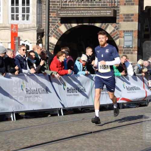06.10.2024 - 19. swb-Marathon Bremen Strokosch-Dieckow http://msf.ph/oto/7364914 06.10.2024 10:39:28 Ziel 7105, 7157, 8275, 8511, 9033, 9056 meine-sportfotos.de
