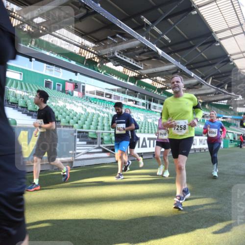 06.10.2024 - 19. swb-Marathon Bremen Yannick Fuchs http://msf.ph/oto/7364919 06.10.2024 10:35:25 Laufen im Stadion 7034, 7035, 7042, 7138, 7155, 7162, 7226, 7251, 7258, 7266, 7295, 7321, 7341, 7353, 7391, 7393, 7428, 7468, 7478, 7479, 7490, 7690, 7829, 7830, 7863, 7899, 7900, 7902, 7904, 7923, 7932, 7955, 7967, 8073, 8074, 8121, 8144, 8183, 8191, 8225, 8273, 8366, 8370, 8378, 8409, 8410, 8421, 8449, 8450, 8506, 8588, 8589, 8595, 8698, 8760, 8799, 8837, 8952, 8957, 9029 meine-sportfotos.de