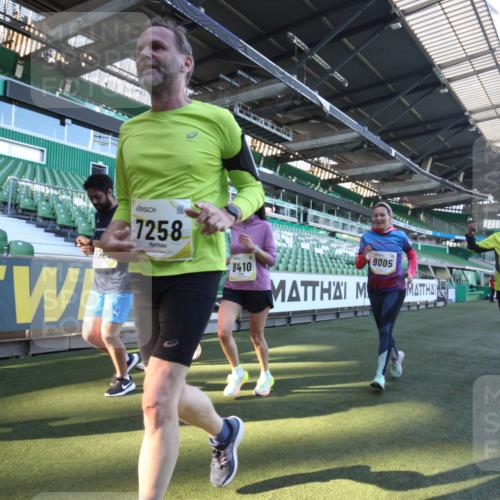 06.10.2024 - 19. swb-Marathon Bremen Yannick Fuchs http://msf.ph/oto/7364932 06.10.2024 10:35:26 Laufen im Stadion 7034, 7035, 7042, 7138, 7155, 7162, 7226, 7251, 7258, 7266, 7295, 7321, 7341, 7353, 7391, 7393, 7428, 7468, 7478, 7479, 7490, 7690, 7829, 7830, 7863, 7899, 7900, 7902, 7904, 7923, 7932, 7955, 7967, 8073, 8074, 8121, 8144, 8183, 8191, 8225, 8273, 8366, 8370, 8378, 8409, 8410, 8421, 8425, 8449, 8450, 8506, 8588, 8589, 8595, 8698, 8760, 8799, 8818, 8837, 8952, 8957, 9029, 9666 meine-sportfotos.de