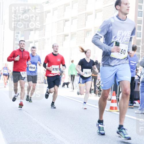 06.10.2024 - 19. swb-Marathon Bremen Matties Gatica Varas http://msf.ph/oto/7364954 06.10.2024 10:41:37 Laufen 8567, 873, 8645, 8793, 60, 7673 meine-sportfotos.de