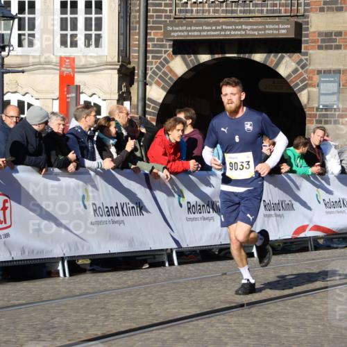 06.10.2024 - 19. swb-Marathon Bremen Strokosch-Dieckow http://msf.ph/oto/7364965 06.10.2024 10:39:29 Ziel 7105, 7157, 8511, 9033, 9056 meine-sportfotos.de
