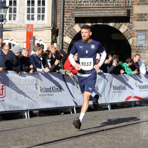 06.10.2024 - 19. swb-Marathon Bremen Strokosch-Dieckow http://msf.ph/oto/7365013 06.10.2024 10:39:29 Ziel 7105, 7157, 8511, 9033, 9056 meine-sportfotos.de