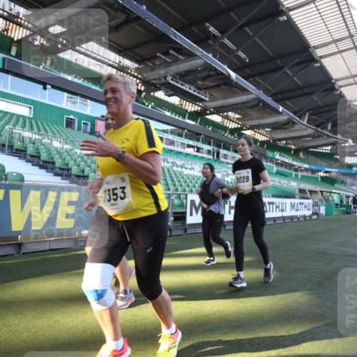 06.10.2024 - 19. swb-Marathon Bremen Yannick Fuchs http://msf.ph/oto/7365041 06.10.2024 10:35:45 Laufen im Stadion 7018, 7020, 7167, 7182, 7341, 7353, 7391, 7393, 7428, 7460, 7462, 7514, 7515, 7522, 7609, 7610, 7639, 7686, 7694, 7724, 7829, 7830, 7878, 7904, 7923, 7937, 7945, 7967, 7969, 7977, 8096, 8121, 8131, 8191, 8212, 8265, 8273, 8367, 8421, 8425, 8483, 8486, 8562, 8582, 8595, 8638, 8668, 8675, 8685, 8704, 8787, 8818, 8837, 8920, 8940, 8941, 8952, 8957, 9017, 9029, 9128, 9666 meine-sportfotos.de