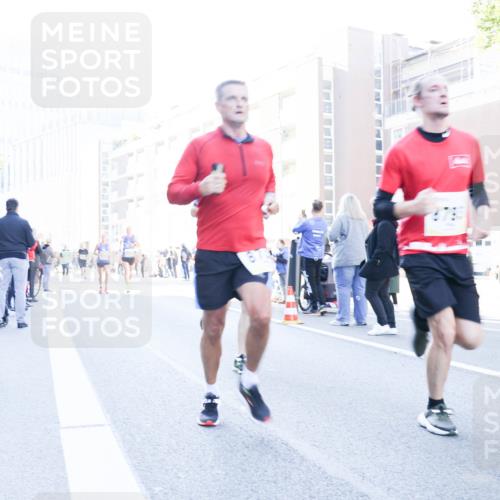 06.10.2024 - 19. swb-Marathon Bremen Matties Gatica Varas http://msf.ph/oto/7365046 06.10.2024 10:41:39 Laufen 873, 8791 meine-sportfotos.de