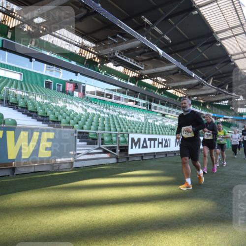 06.10.2024 - 19. swb-Marathon Bremen Yannick Fuchs http://msf.ph/oto/7365051 06.10.2024 10:35:50 Laufen im Stadion 7018, 7020, 7167, 7182, 7341, 7353, 7391, 7393, 7428, 7460, 7462, 7514, 7515, 7522, 7573, 7609, 7610, 7639, 7667, 7686, 7694, 7724, 7829, 7830, 7878, 7904, 7907, 7937, 7945, 7967, 7969, 7977, 8096, 8121, 8131, 8191, 8212, 8265, 8273, 8367, 8421, 8425, 8462, 8483, 8486, 8530, 8562, 8582, 8595, 8638, 8668, 8675, 8685, 8704, 8787, 8818, 8837, 8920, 8940, 8941, 8952, 8957, 9017, 9029, 9128, 9666 meine-sportfotos.de