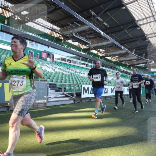 06.10.2024 - 19. swb-Marathon Bremen Yannick Fuchs http://msf.ph/oto/7365070 06.10.2024 10:35:53 Laufen im Stadion 7018, 7020, 7167, 7182, 7341, 7353, 7391, 7393, 7428, 7460, 7462, 7514, 7515, 7522, 7573, 7609, 7610, 7639, 7667, 7686, 7694, 7724, 7878, 7904, 7907, 7937, 7945, 7967, 7969, 7977, 8096, 8121, 8131, 8191, 8212, 8265, 8273, 8367, 8421, 8425, 8462, 8483, 8486, 8530, 8562, 8582, 8595, 8638, 8668, 8675, 8685, 8704, 8787, 8818, 8837, 8914, 8920, 8940, 8941, 8952, 8957, 9017, 9029, 9128, 9666 meine-sportfotos.de