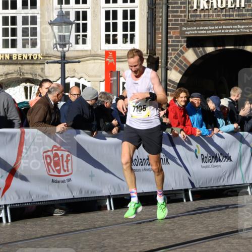 06.10.2024 - 19. swb-Marathon Bremen Strokosch-Dieckow http://msf.ph/oto/7365142 06.10.2024 10:39:35 Ziel 7105, 8511, 9056 meine-sportfotos.de