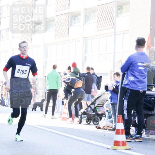 06.10.2024 - 19. swb-Marathon Bremen Matties Gatica Varas http://msf.ph/oto/7365182 06.10.2024 10:41:46 Laufen 8103, 24 meine-sportfotos.de