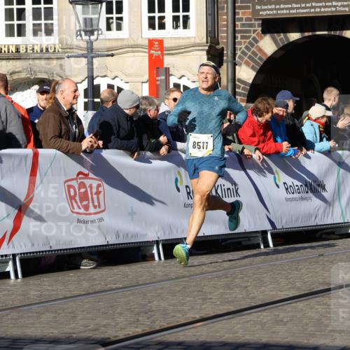 06.10.2024 - 19. swb-Marathon Bremen Strokosch-Dieckow http://msf.ph/oto/7365195 06.10.2024 10:39:39 Ziel 7105, 8511, 9056 meine-sportfotos.de
