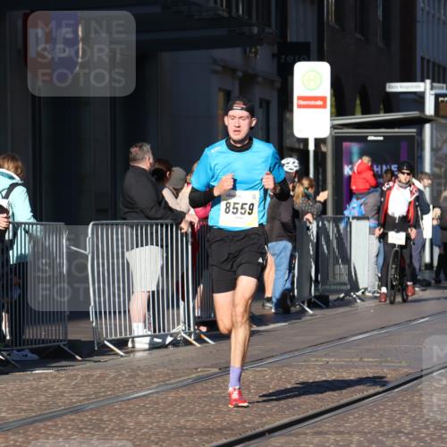 06.10.2024 - 19. swb-Marathon Bremen Strokosch-Dieckow http://msf.ph/oto/7365210 06.10.2024 10:29:19 Laufen 44, 51, 8559 meine-sportfotos.de