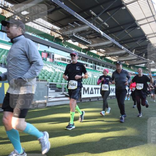 06.10.2024 - 19. swb-Marathon Bremen Yannick Fuchs http://msf.ph/oto/7365240 06.10.2024 10:36:06 Laufen im Stadion 7018, 7020, 7051, 7101, 7102, 7167, 7182, 7391, 7393, 7434, 7460, 7462, 7514, 7515, 7522, 7573, 7609, 7610, 7639, 7667, 7686, 7694, 7724, 7769, 7878, 7907, 7937, 7939, 7944, 7945, 7951, 7969, 7977, 8096, 8102, 8116, 8125, 8131, 8212, 8253, 8254, 8265, 8273, 8367, 8379, 8401, 8425, 8462, 8483, 8486, 8530, 8545, 8562, 8582, 8638, 8668, 8675, 8685, 8704, 8737, 8787, 8818, 8837, 8914, 8920, 8940, 8941, 8957, 9017, 9020, 9042, 9043, 9083, 9128, 9666 meine-sportfotos.de