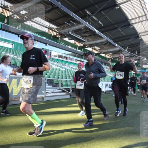 06.10.2024 - 19. swb-Marathon Bremen Yannick Fuchs http://msf.ph/oto/7365246 06.10.2024 10:36:06 Laufen im Stadion 7018, 7020, 7051, 7101, 7102, 7167, 7182, 7391, 7393, 7434, 7460, 7462, 7514, 7515, 7522, 7573, 7609, 7610, 7639, 7667, 7686, 7694, 7724, 7769, 7878, 7907, 7937, 7939, 7944, 7945, 7951, 7969, 7977, 8096, 8102, 8116, 8125, 8131, 8212, 8253, 8254, 8265, 8273, 8367, 8379, 8401, 8425, 8462, 8483, 8486, 8530, 8545, 8562, 8582, 8638, 8668, 8675, 8685, 8704, 8737, 8787, 8818, 8837, 8914, 8920, 8940, 8941, 8957, 9017, 9020, 9042, 9043, 9083, 9128, 9666 meine-sportfotos.de
