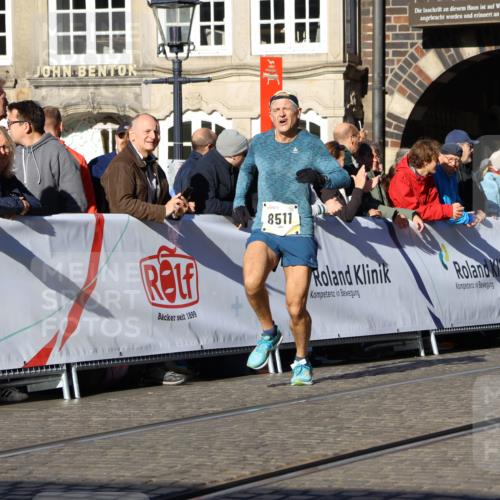 06.10.2024 - 19. swb-Marathon Bremen Strokosch-Dieckow http://msf.ph/oto/7365253 06.10.2024 10:39:39 Ziel 7105, 8511, 9056 meine-sportfotos.de