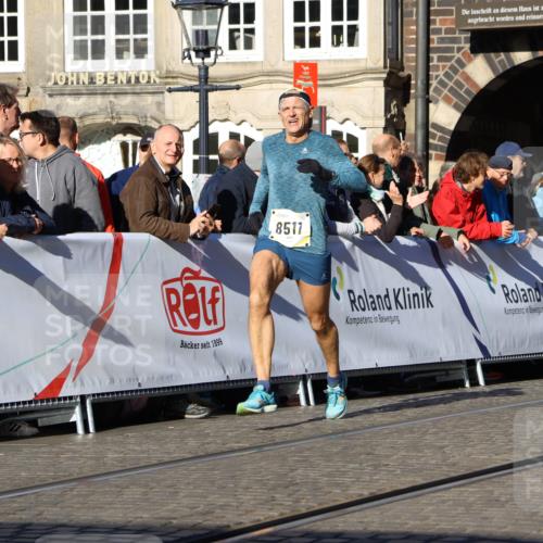 06.10.2024 - 19. swb-Marathon Bremen Strokosch-Dieckow http://msf.ph/oto/7365279 06.10.2024 10:39:39 Ziel 7105, 8511, 9056 meine-sportfotos.de