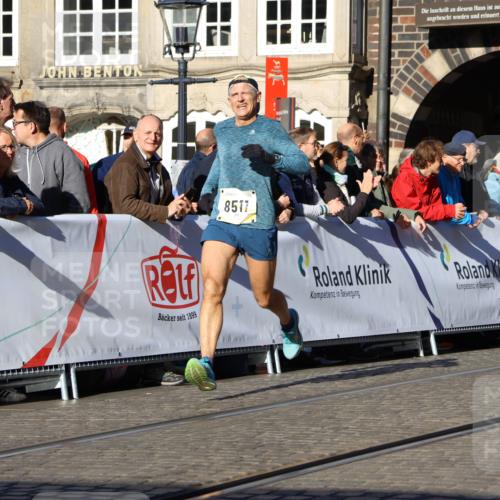 06.10.2024 - 19. swb-Marathon Bremen Strokosch-Dieckow http://msf.ph/oto/7365299 06.10.2024 10:39:39 Ziel 7105, 8511, 9056 meine-sportfotos.de