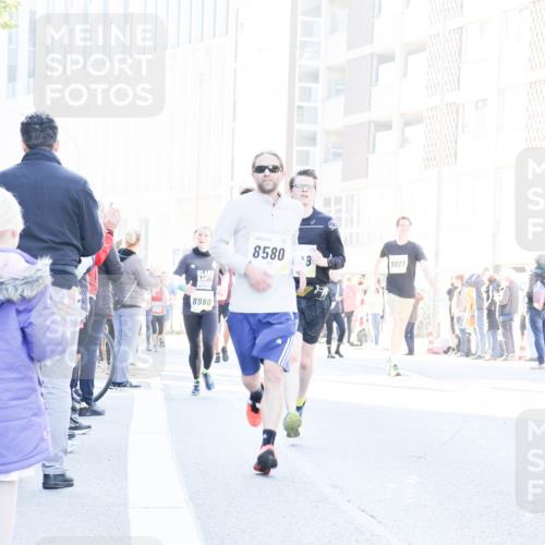 06.10.2024 - 19. swb-Marathon Bremen Matties Gatica Varas http://msf.ph/oto/7365309 06.10.2024 10:41:51 Laufen 8580, 8980, 9027 meine-sportfotos.de