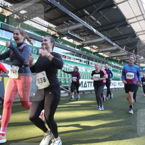06.10.2024 - 19. swb-Marathon Bremen Yannick Fuchs http://msf.ph/oto/7365317 06.10.2024 10:36:11 Laufen im Stadion 7018, 7020, 7051, 7101, 7102, 7167, 7182, 7434, 7460, 7462, 7514, 7515, 7522, 7529, 7547, 7573, 7609, 7610, 7639, 7667, 7686, 7694, 7724, 7769, 7878, 7907, 7937, 7939, 7944, 7945, 7951, 7969, 7977, 8081, 8084, 8096, 8102, 8116, 8125, 8131, 8212, 8253, 8254, 8265, 8367, 8379, 8401, 8462, 8483, 8486, 8530, 8545, 8562, 8582, 8638, 8668, 8675, 8685, 8704, 8737, 8787, 8914, 8920, 8940, 8941, 9017, 9020, 9042, 9043, 9083, 9128 meine-sportfotos.de