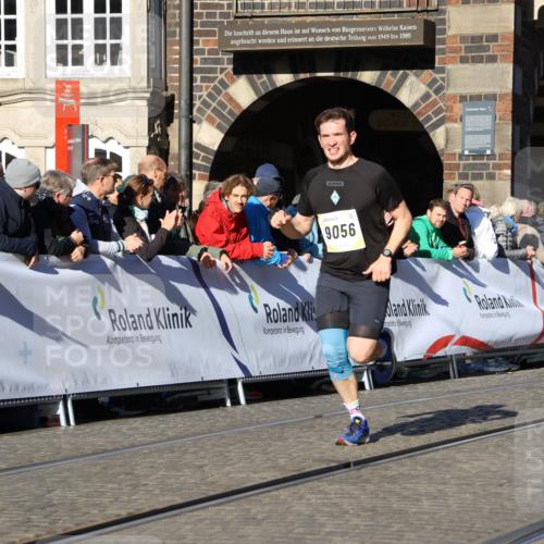06.10.2024 - 19. swb-Marathon Bremen Strokosch-Dieckow http://msf.ph/oto/7365324 06.10.2024 10:39:41 Ziel 8511, 9056 meine-sportfotos.de
