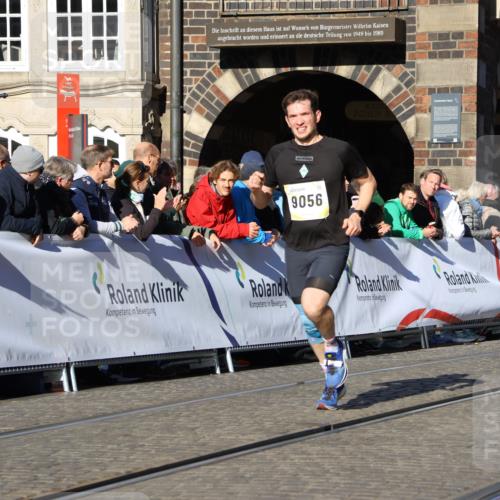 06.10.2024 - 19. swb-Marathon Bremen Strokosch-Dieckow http://msf.ph/oto/7365348 06.10.2024 10:39:41 Ziel 8511, 9056 meine-sportfotos.de
