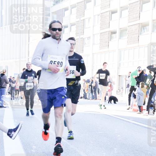 06.10.2024 - 19. swb-Marathon Bremen Matties Gatica Varas http://msf.ph/oto/7365353 06.10.2024 10:41:52 Laufen 9032, 8636, 8980, 8580, 38, 9027 meine-sportfotos.de