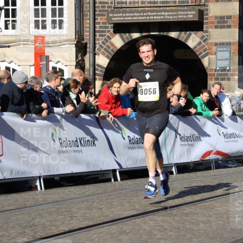 06.10.2024 - 19. swb-Marathon Bremen Strokosch-Dieckow http://msf.ph/oto/7365371 06.10.2024 10:39:41 Ziel 8511, 9056 meine-sportfotos.de