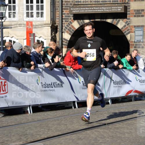 06.10.2024 - 19. swb-Marathon Bremen Strokosch-Dieckow http://msf.ph/oto/7365393 06.10.2024 10:39:41 Ziel 8511, 9056 meine-sportfotos.de