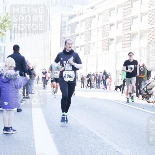 06.10.2024 - 19. swb-Marathon Bremen Matties Gatica Varas http://msf.ph/oto/7365399 06.10.2024 10:41:55 Laufen 9032, 8764, 8980, 9027 meine-sportfotos.de