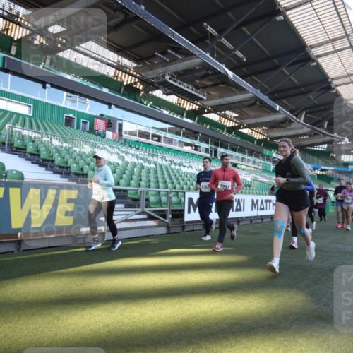 06.10.2024 - 19. swb-Marathon Bremen Yannick Fuchs http://msf.ph/oto/7365410 06.10.2024 10:36:22 Laufen im Stadion 7018, 7020, 7051, 7101, 7102, 7167, 7182, 7300, 7434, 7522, 7529, 7547, 7573, 7609, 7610, 7639, 7667, 7708, 7709, 7715, 7724, 7747, 7748, 7769, 7792, 7896, 7907, 7939, 7944, 7945, 7951, 7969, 8081, 8082, 8084, 8096, 8102, 8116, 8125, 8212, 8253, 8254, 8367, 8379, 8401, 8462, 8483, 8486, 8530, 8545, 8613, 8685, 8704, 8737, 8914, 8920, 8941, 8977, 8978, 9020, 9022, 9024, 9042, 9043, 9083 meine-sportfotos.de