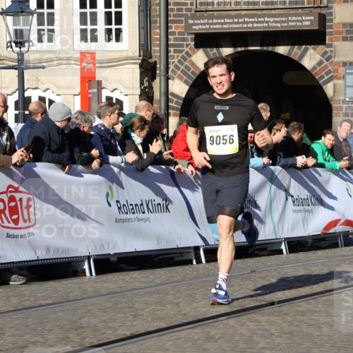 06.10.2024 - 19. swb-Marathon Bremen Strokosch-Dieckow http://msf.ph/oto/7365417 06.10.2024 10:39:41 Ziel 8511, 9056 meine-sportfotos.de
