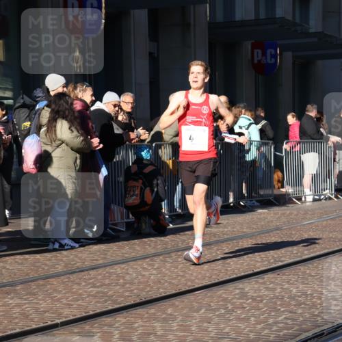 06.10.2024 - 19. swb-Marathon Bremen Strokosch-Dieckow http://msf.ph/oto/7365418 06.10.2024 10:29:34 Laufen 44, 8080 meine-sportfotos.de