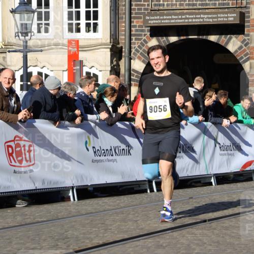 06.10.2024 - 19. swb-Marathon Bremen Strokosch-Dieckow http://msf.ph/oto/7365440 06.10.2024 10:39:41 Ziel 8511, 9056 meine-sportfotos.de