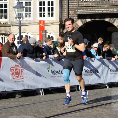 06.10.2024 - 19. swb-Marathon Bremen Strokosch-Dieckow http://msf.ph/oto/7365478 06.10.2024 10:39:41 Ziel 8511, 9056 meine-sportfotos.de