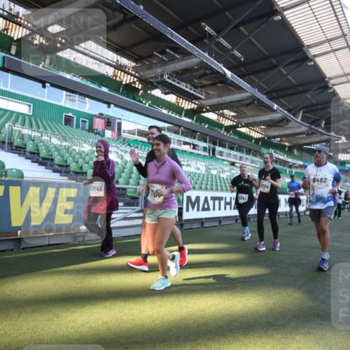 06.10.2024 - 19. swb-Marathon Bremen Yannick Fuchs http://msf.ph/oto/7365494 06.10.2024 10:36:26 Laufen im Stadion 7051, 7101, 7102, 7152, 7167, 7300, 7326, 7434, 7522, 7529, 7547, 7573, 7609, 7610, 7636, 7639, 7667, 7708, 7709, 7715, 7747, 7748, 7769, 7792, 7896, 7907, 7939, 7944, 7945, 7951, 8078, 8081, 8082, 8083, 8084, 8102, 8116, 8125, 8253, 8254, 8367, 8379, 8401, 8438, 8462, 8486, 8530, 8545, 8592, 8613, 8621, 8737, 8751, 8914, 8920, 8977, 8978, 9020, 9022, 9024, 9042, 9043, 9083 meine-sportfotos.de