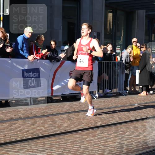 06.10.2024 - 19. swb-Marathon Bremen Strokosch-Dieckow http://msf.ph/oto/7365495 06.10.2024 10:29:36 Laufen 44, 8080 meine-sportfotos.de