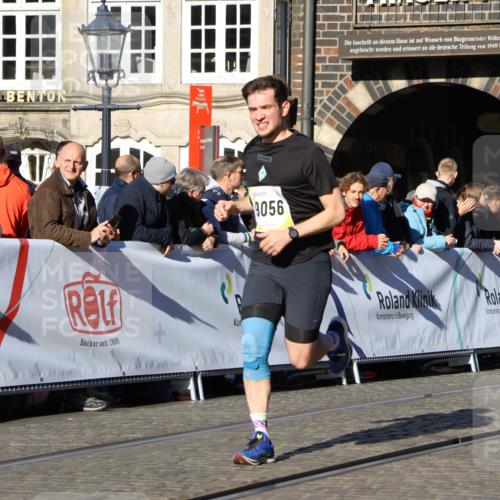 06.10.2024 - 19. swb-Marathon Bremen Strokosch-Dieckow http://msf.ph/oto/7365523 06.10.2024 10:39:41 Ziel 8511, 9056 meine-sportfotos.de