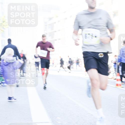 06.10.2024 - 19. swb-Marathon Bremen Matties Gatica Varas http://msf.ph/oto/7365527 06.10.2024 10:41:59 Laufen  meine-sportfotos.de