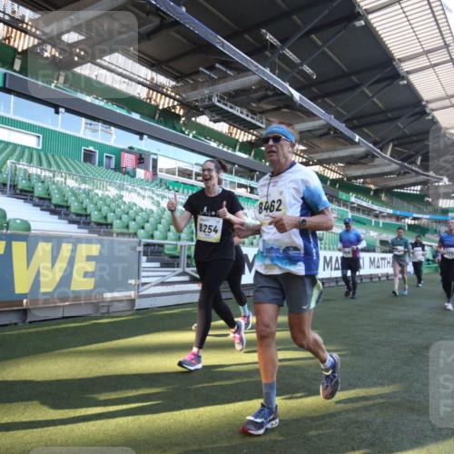 06.10.2024 - 19. swb-Marathon Bremen Yannick Fuchs http://msf.ph/oto/7365549 06.10.2024 10:36:27 Laufen im Stadion 7022, 7051, 7101, 7102, 7152, 7300, 7326, 7434, 7522, 7529, 7547, 7558, 7573, 7609, 7610, 7636, 7667, 7708, 7709, 7715, 7747, 7748, 7769, 7792, 7896, 7907, 7939, 7944, 7951, 8078, 8081, 8082, 8083, 8084, 8102, 8116, 8125, 8253, 8254, 8367, 8379, 8401, 8438, 8462, 8486, 8493, 8530, 8545, 8592, 8613, 8621, 8737, 8751, 8914, 8920, 8977, 8978, 9020, 9022, 9024, 9042, 9043, 9083 meine-sportfotos.de