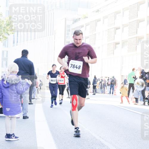 06.10.2024 - 19. swb-Marathon Bremen Matties Gatica Varas http://msf.ph/oto/7365550 06.10.2024 10:42:00 Laufen 9032, 8636, 7648 meine-sportfotos.de