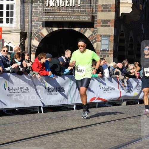 06.10.2024 - 19. swb-Marathon Bremen Strokosch-Dieckow http://msf.ph/oto/7365568 06.10.2024 10:40:00 Ziel 7649, 8341, 8447, 8627, 8974, 9036, 9087 meine-sportfotos.de