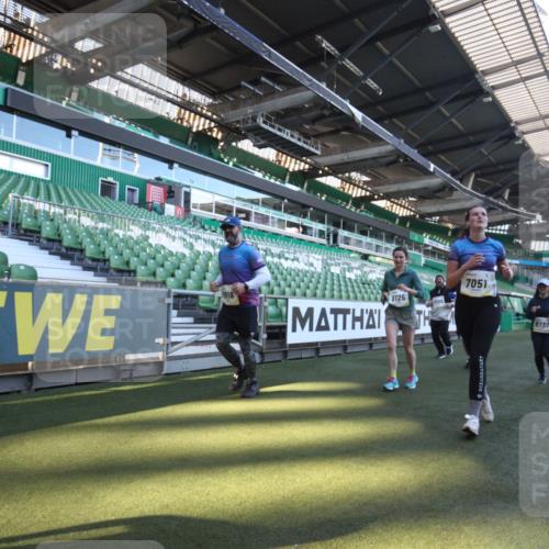 06.10.2024 - 19. swb-Marathon Bremen Yannick Fuchs http://msf.ph/oto/7365577 06.10.2024 10:36:30 Laufen im Stadion 7022, 7051, 7101, 7102, 7152, 7300, 7326, 7434, 7529, 7547, 7558, 7573, 7636, 7667, 7708, 7709, 7715, 7721, 7747, 7748, 7769, 7792, 7896, 7907, 7939, 7944, 7951, 8078, 8081, 8082, 8083, 8084, 8102, 8116, 8125, 8168, 8170, 8253, 8254, 8379, 8401, 8438, 8462, 8493, 8530, 8545, 8592, 8613, 8621, 8737, 8741, 8751, 8914, 8977, 8978, 9020, 9022, 9024, 9042, 9043, 9083 meine-sportfotos.de