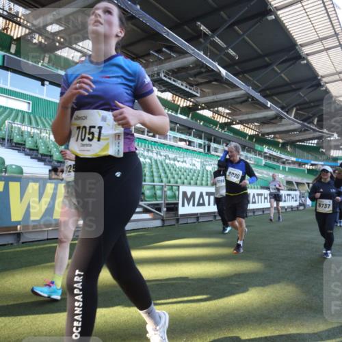 06.10.2024 - 19. swb-Marathon Bremen Yannick Fuchs http://msf.ph/oto/7365600 06.10.2024 10:36:31 Laufen im Stadion 7022, 7051, 7101, 7102, 7104, 7152, 7300, 7326, 7434, 7529, 7547, 7558, 7636, 7667, 7708, 7709, 7715, 7721, 7747, 7748, 7769, 7792, 7896, 7907, 7939, 7944, 7951, 8078, 8081, 8082, 8083, 8084, 8102, 8116, 8125, 8168, 8170, 8253, 8254, 8379, 8401, 8438, 8462, 8493, 8530, 8545, 8592, 8613, 8621, 8737, 8741, 8751, 8914, 8977, 8978, 9020, 9022, 9024, 9042, 9043, 9083 meine-sportfotos.de