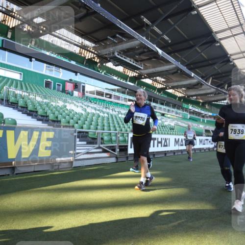 06.10.2024 - 19. swb-Marathon Bremen Yannick Fuchs http://msf.ph/oto/7365627 06.10.2024 10:36:32 Laufen im Stadion 7022, 7051, 7101, 7102, 7104, 7152, 7300, 7326, 7434, 7529, 7547, 7558, 7636, 7667, 7708, 7709, 7715, 7721, 7747, 7748, 7769, 7792, 7896, 7907, 7939, 7944, 7951, 8078, 8081, 8082, 8083, 8084, 8102, 8116, 8125, 8138, 8168, 8170, 8253, 8254, 8379, 8401, 8438, 8462, 8493, 8545, 8592, 8613, 8621, 8737, 8741, 8751, 8914, 8977, 8978, 9020, 9022, 9024, 9042, 9043, 9083 meine-sportfotos.de